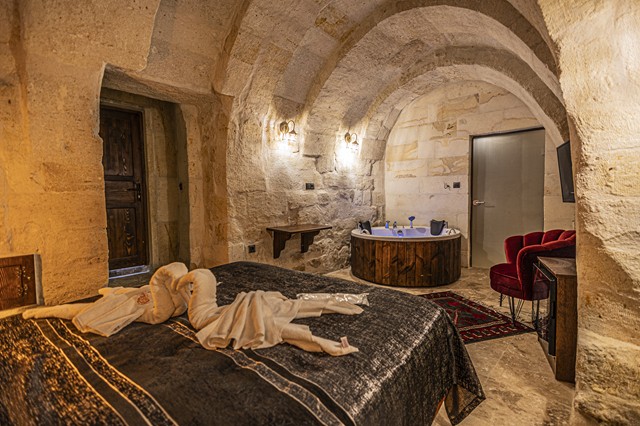 Gesta Honeymoon Jacuzzi Suite