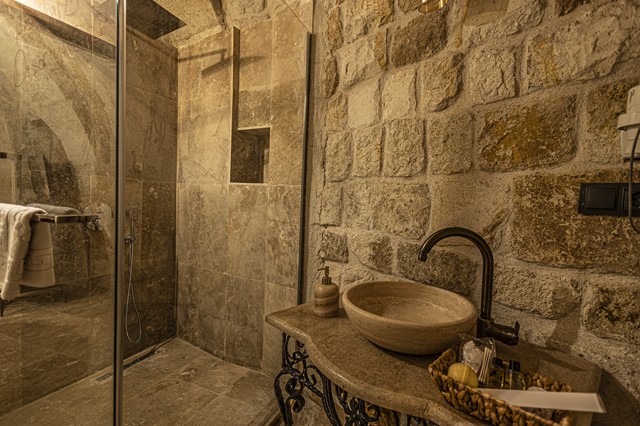 Gesta Honeymoon Jacuzzi Suite