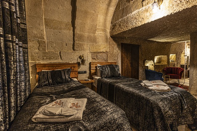 Lagerta Twin Cave Room