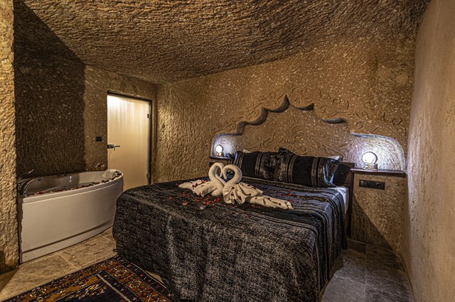 Lagerta Twin Cave Room