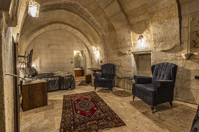 Ragnar Cave Room