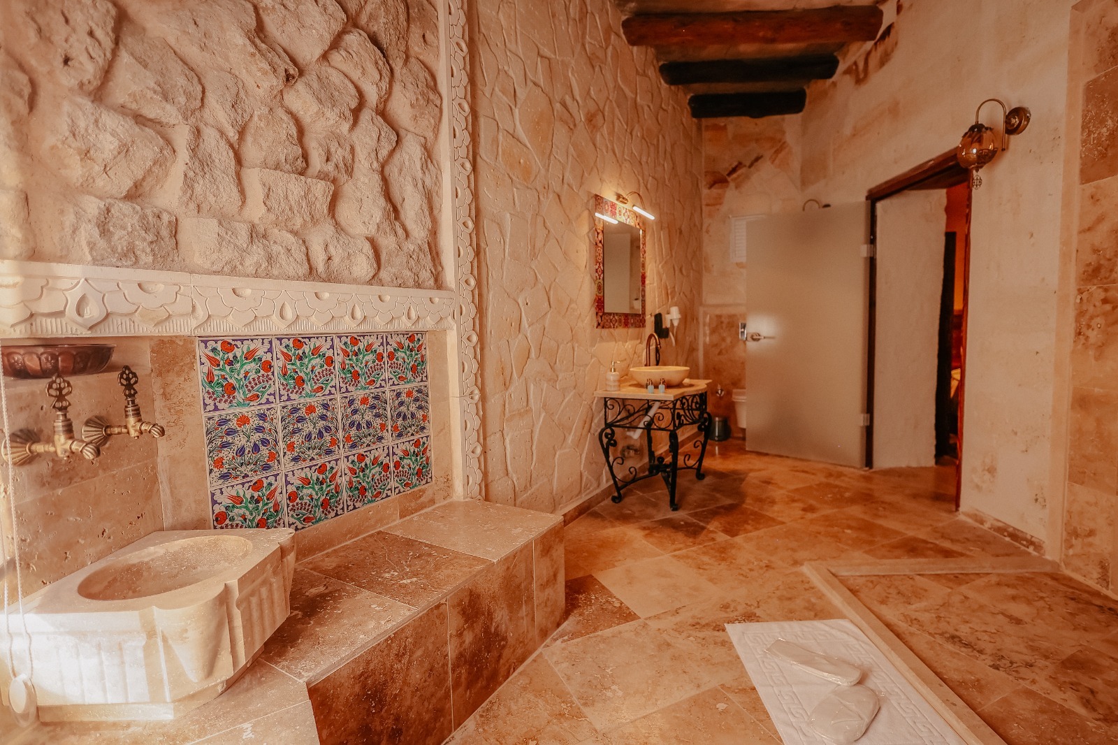 Torvi Premium Honeymoon Suite
