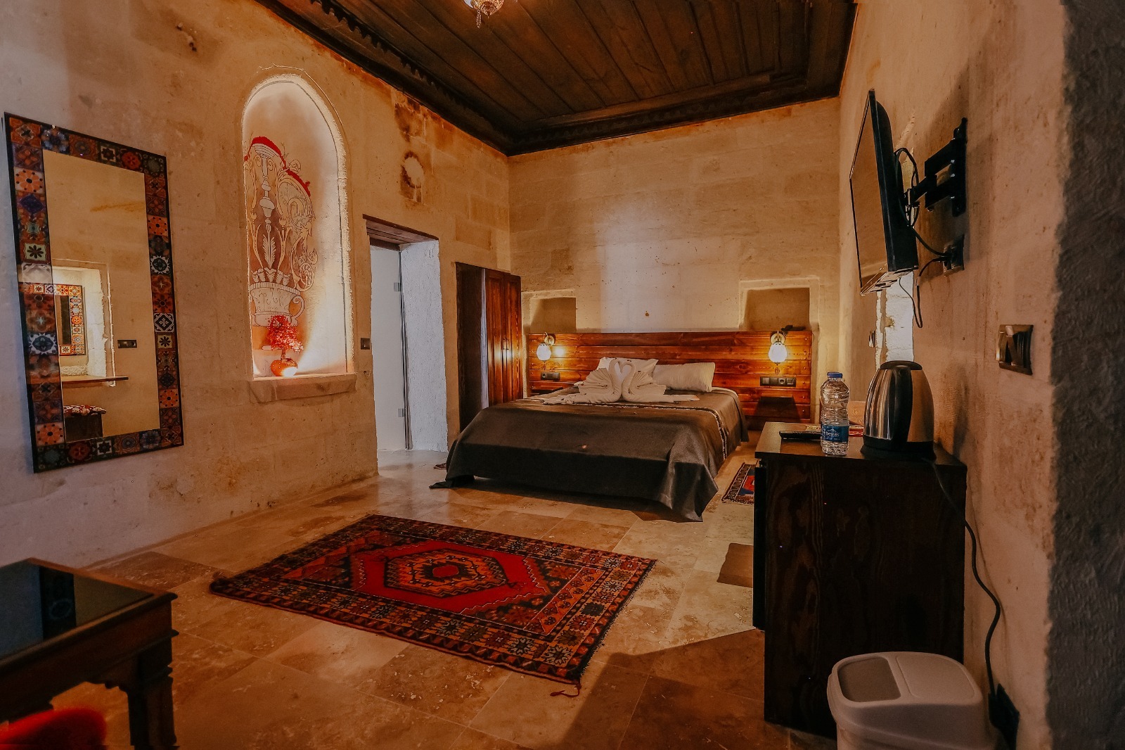 Torvi Premium Honeymoon Suite