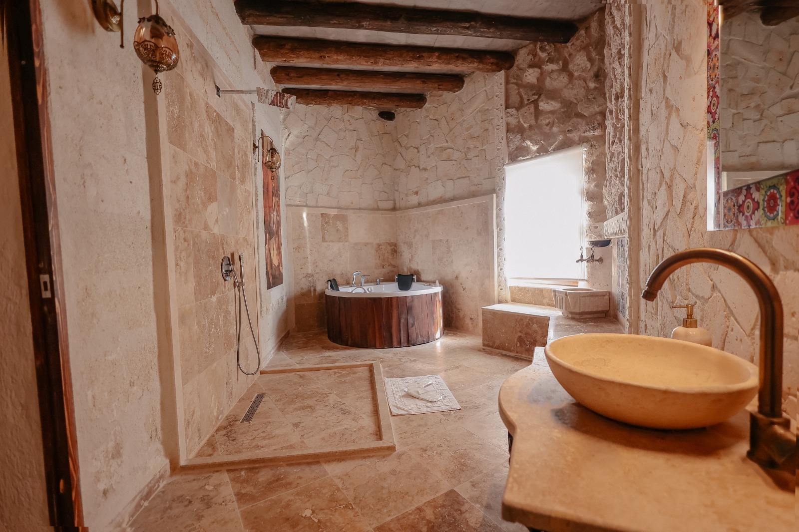 Torvi Premium Honeymoon Suite
